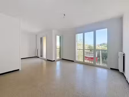 location appartement 3 pièces 66 m² à salon-de-provence (13300)