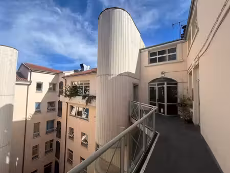 location bureaux 141m²