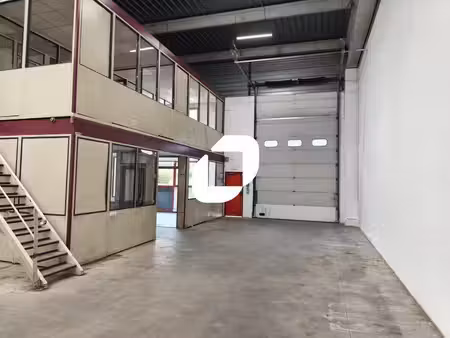 location local d’activités bondy 93140 317m²