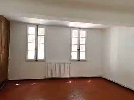 a vendre  arles - roquette  grande maison t5 avec terrasse.