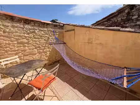 a vendre  arles  roquette maison de ville t4 avec terrasse.