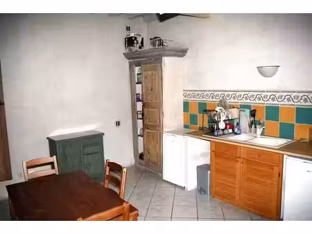 a vendre  roquette  maison de ville t3.