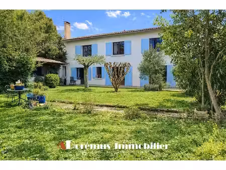 maison de charme avec dépendances et piscine sur 2500 m2
