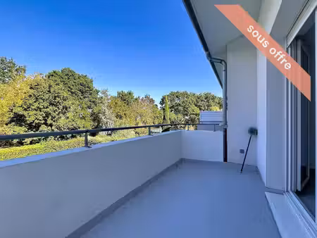 à vendre – appartement t3 de 59 m² avec terrasse et deux places de parking à fenouillet