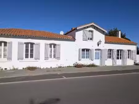 vente maison à saint-révérend (85220) : à vendre / 234m² saint-révérend