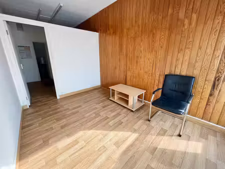 location local commercial  56.00m²  chaville