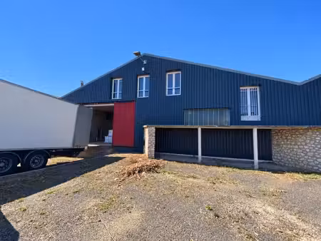 location entrepôt beville le comte 28700 700m²