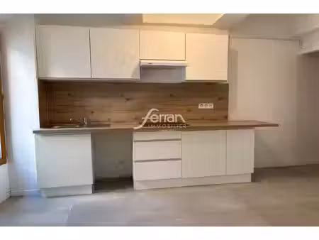 location appartement 2 pièces 39m² salernes 83690