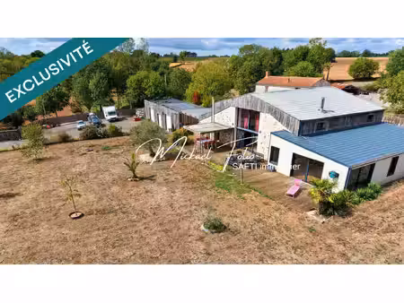 grange rénovée de 256 m² - piscine intérieur chauffée - 6 225 m² de terrain