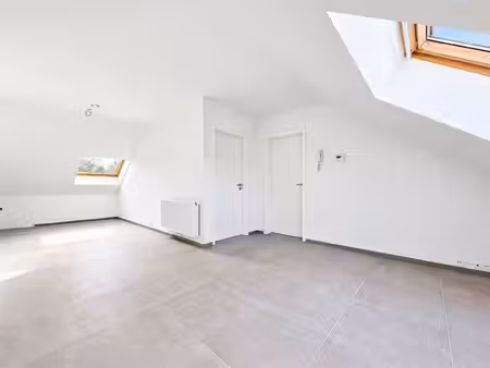 appartement te koop in fontaine-l'evêque met 1 slaapkamer