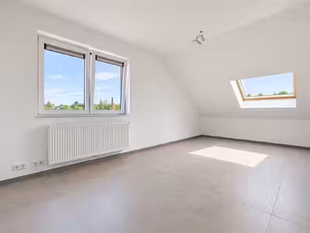 appartement te koop in fontaine-l'evêque met 1 slaapkamer
