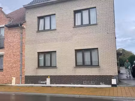 dilbeek : maison 3 façades + une dépendance + 2 grands garag