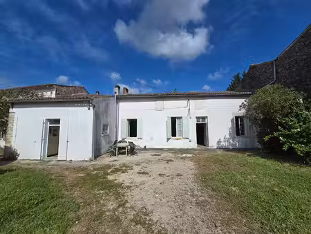 deux maisons de village avec dépendances