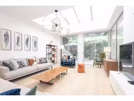 maison de luxe à louer dans le quartier bas meudon