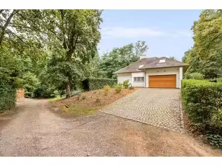 villa élégante avec 3 chambres spacieuses  piscine et doubl