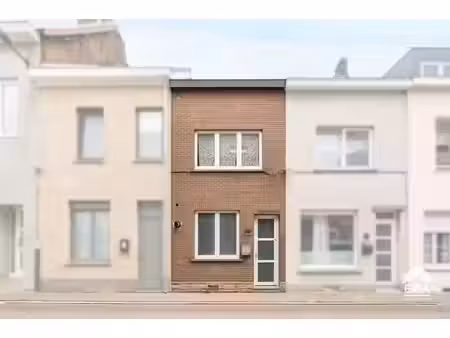 maison 2 façades à finir avec 3 chambres et jardin
