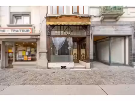 beau batiment de charme  dans le centre!