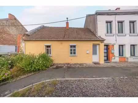 petite maison plain-pied  1 chambre son beau jardin et son g
