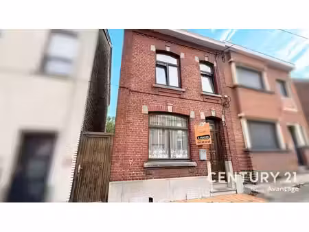 belle maison avec jardin et garage à pâturages