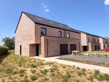 nouvelle construction – située dans le charmant village de b