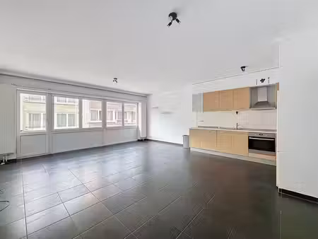 appartement 2 chambres – spacieux séjour – cuisine ouverte e