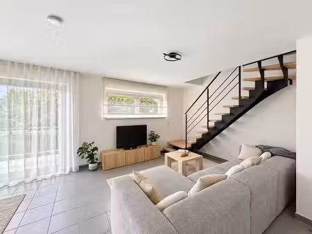 spacieux appartement duplex avec 2 chambres + bureau/chambr…