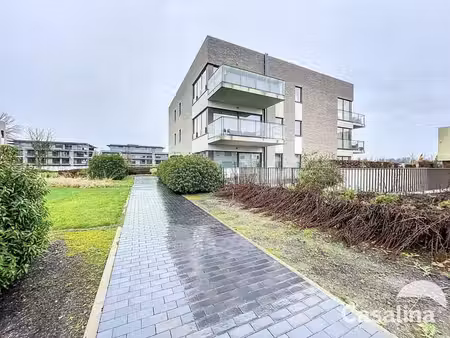 appartement de deux chambres au rdc avec terrasse.