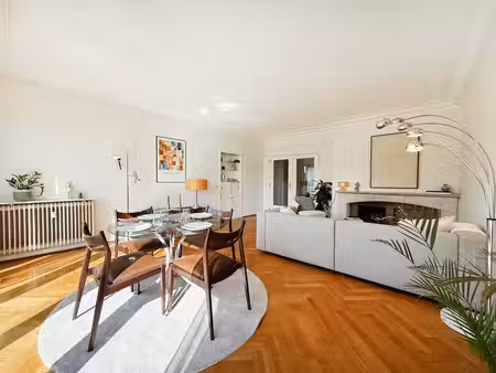 lumineux appartement 2 ch avec terrasses et garage box