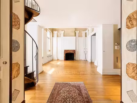 châtelain: magnifique appartement avec cour anglaise