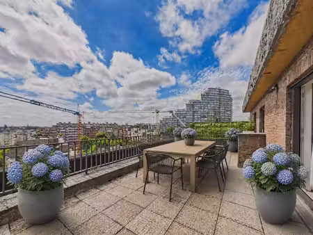superbe duplex penthouse: 2 terrasses et 2 caves