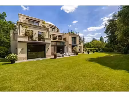 elégant appartement de prestige avec jardin privatif signé w