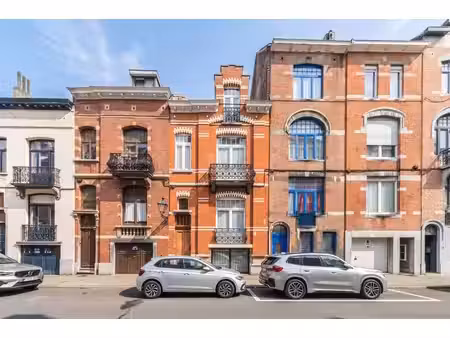 superbe maison de maître + flat indépendant ou espace pro