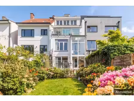 maison bi familiale nichée dans un cadre exceptionnel