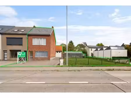 totaal te renoveren halfopen bebouwing op goede locatie i...