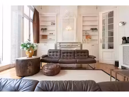 maison de maître spacieuse et luxueuse de style néoclassi...