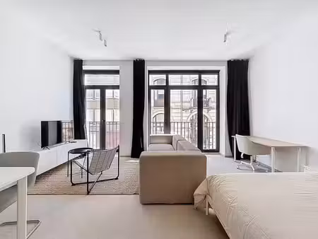 quartier stephanie : studio meublé neuf avec terrasse