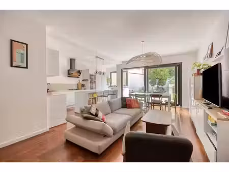 magnifique appartement de 2 chambres avec terrasse et jardin