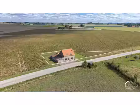 leisele :landelijk gelegen renovatiewoning op 1.477 m² gr...