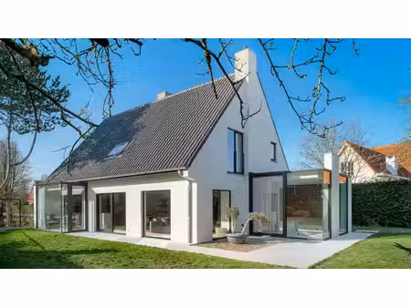 villa rénovée dans un quartier paisible