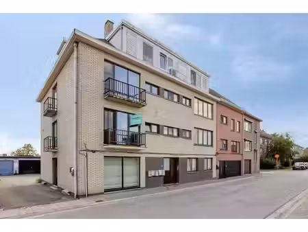 appartement lumineux 1 chambre avec terrasse et peb b