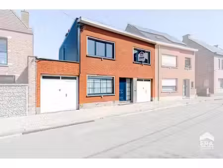 maison spacieuse et économe en énergie  3 chambres et garage