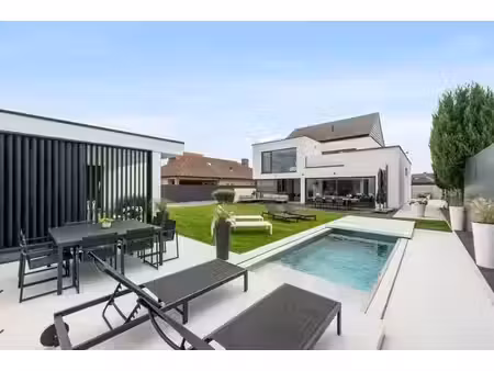 maison haut de gamme avec piscine