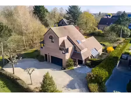 villa à vendre avec terrasse et jardin   braine-l'alleud (vbe67256)