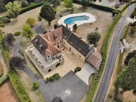 vente propriété 16 pièces 560 m² à sarlat-la-caneda (24200)  1 242 000 €