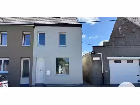 maison à louer à burst pour € 900 avec 3 chambres à coucher