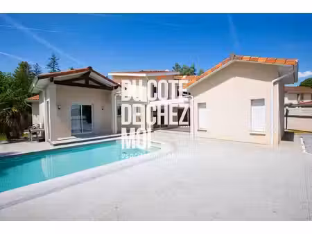 maison de luxe à vendre dans le quartier la colline