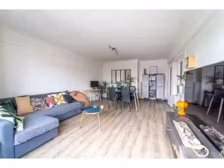 appartement 2 chambres au 6ème et dernier étage