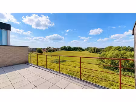 duplex penthouse 4ch avec terrasses et superbe vue + pkg !