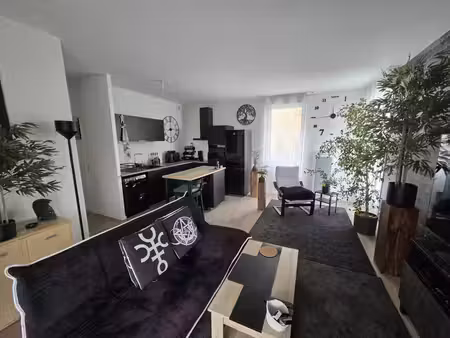 appartement t3 de 64 m² - nantes - dervallières-zola