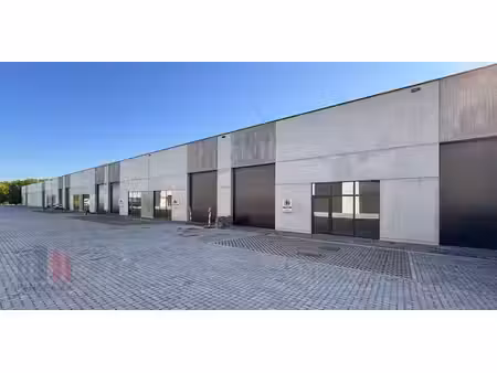 bâtiment d’entreprise à louer à hekelgem pour € 5.400
